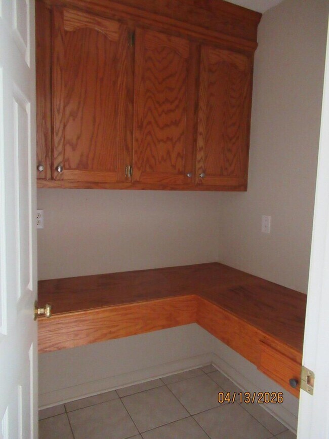 Building Photo - 3590 Oleander Dr