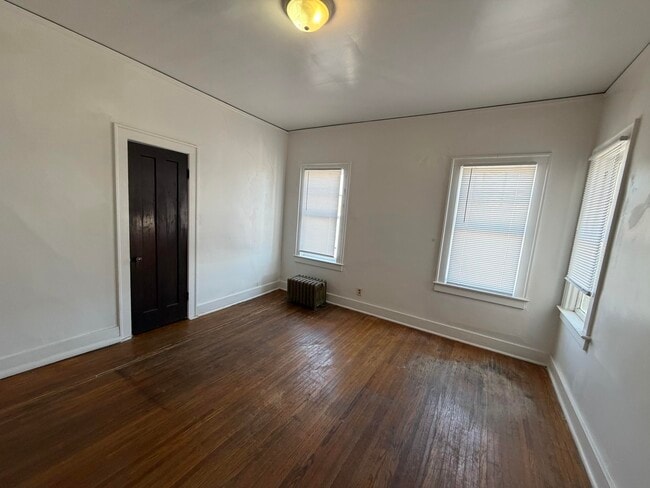 Building Photo - 308.5 Walnut-