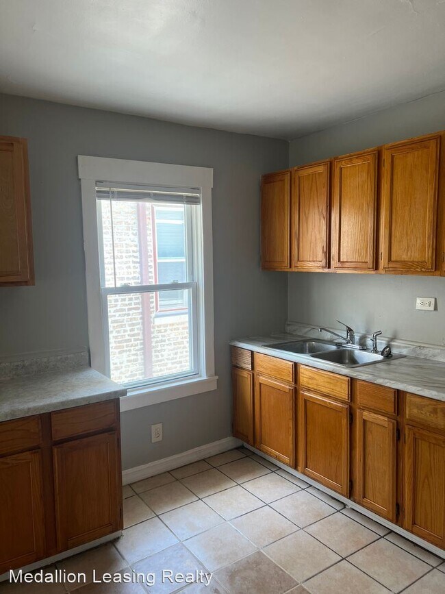 Building Photo - 4 br, 2 bath House - 9815 S Throop St