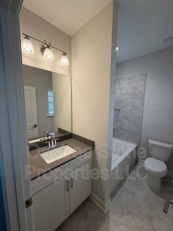 Building Photo - 1973 Hollywood Rd