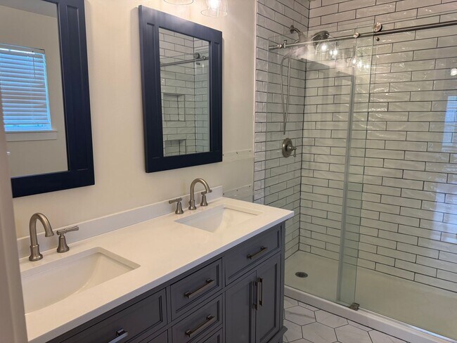 Building Photo - Great 3BR Home in Spring Hill