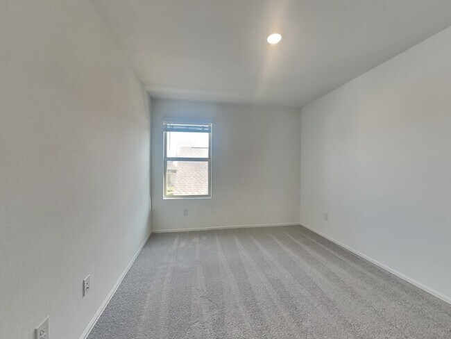 Building Photo - 27019 Breakaway Ln