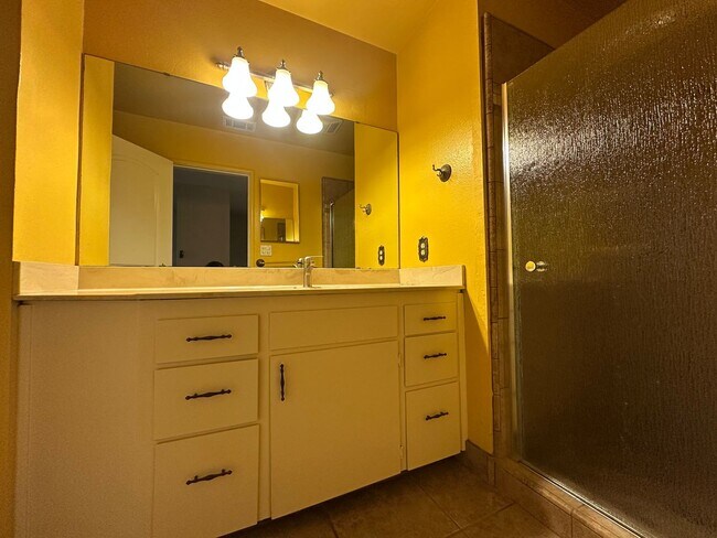 Building Photo - SW Visalia home available soon