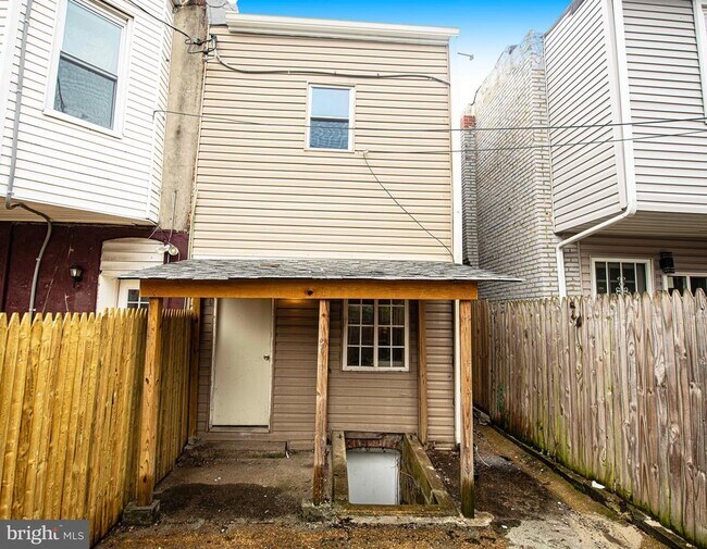 Building Photo - 1804 E Lanvale St