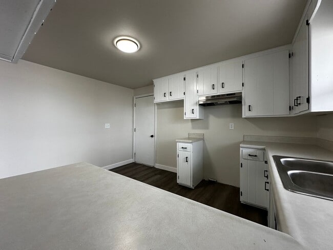 Building Photo - 2746 Nicolet Dr