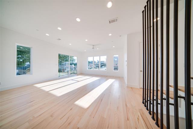 Building Photo - 3821 Munger Ave