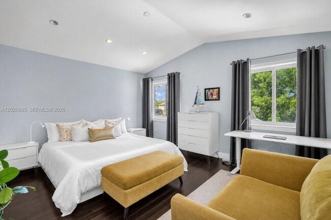 Building Photo - 16601 Sapphire Manor