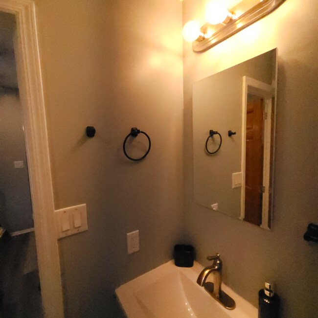 Building Photo - 510 North St