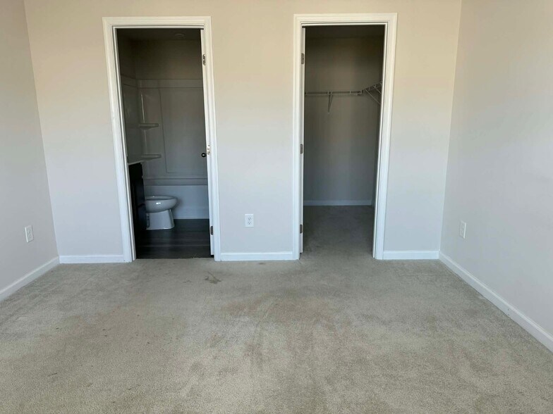 Building Photo - 417 Harmony Hill Trl