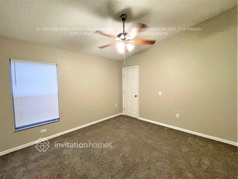 Building Photo - 7900 Hamlet Dr