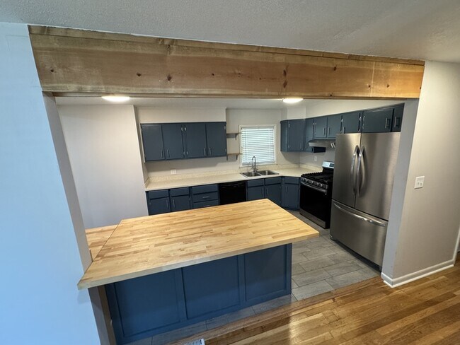 Building Photo - 918 Woodall Ln NW