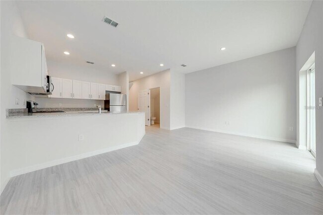 Building Photo - 2122 Penny Ln