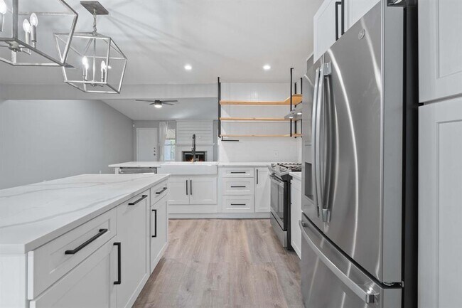 Building Photo - 609 Blackberry Dr