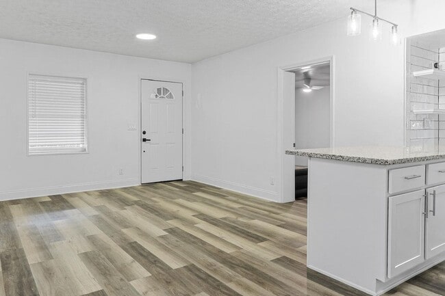 Building Photo - 3905 Forest Blvd