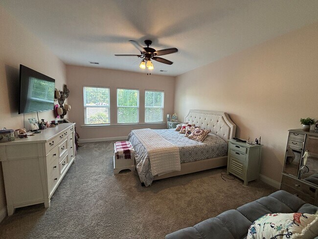 Building Photo - Spacious 4BR Townhome in Mount Pleasant | 2-Car Garage | Built 2020 | 2200 Sq Ft