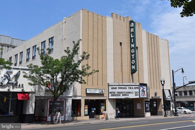 Building Photo - 5300 Columbia Pike