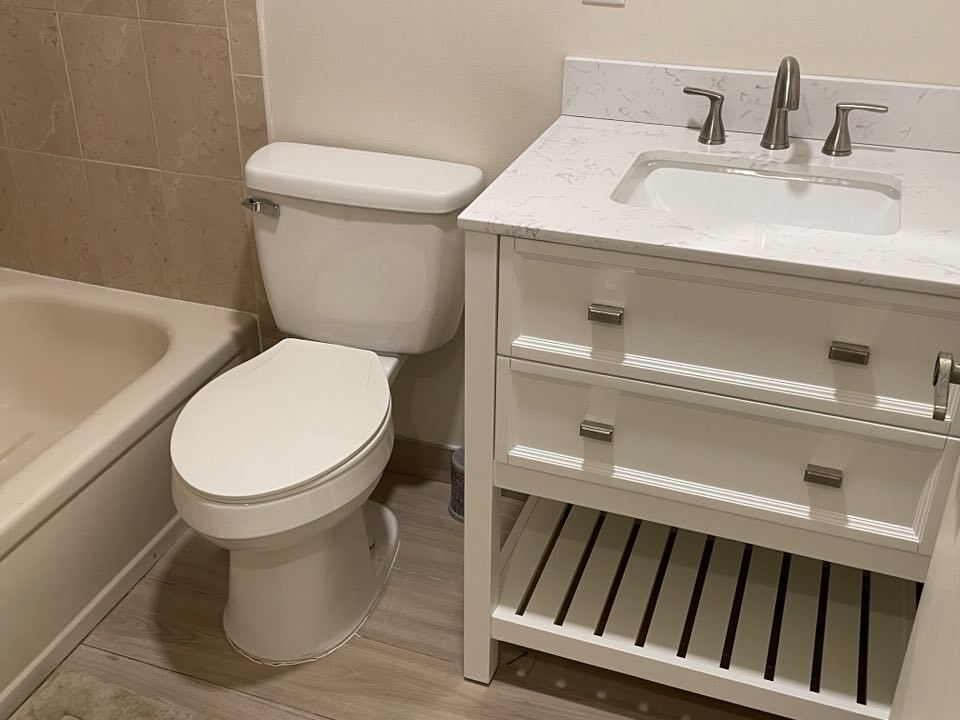 2nd bathroom - 441 N Harbor City Blvd