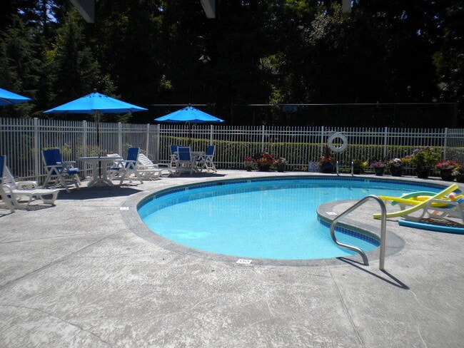 Building Photo - Location, Location, Location Prime Bellevue Condo with Private Balcony