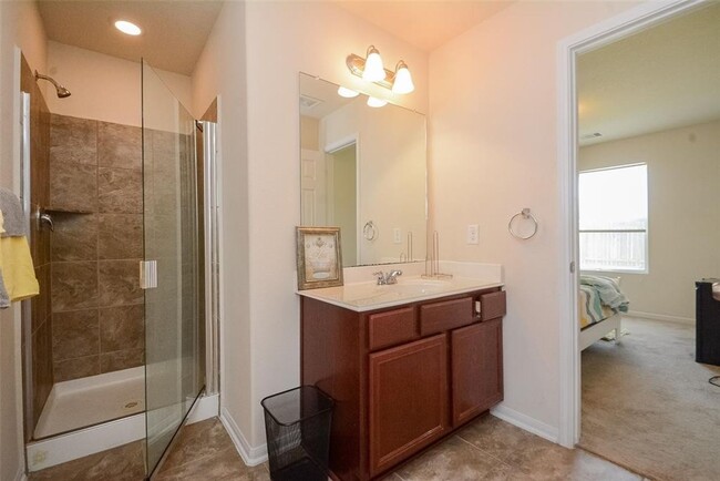 Building Photo - Beautiful stone front 2 story home in the ...