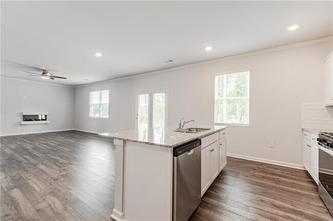 Building Photo - 545 King Vlg