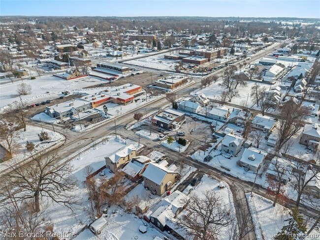 Building Photo - 3020 Grove St