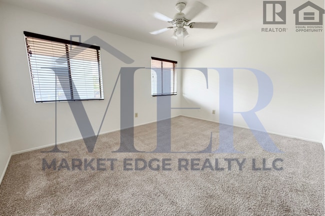 Building Photo - 2Bed/2.5Bath Townhome on Missouri/Central!...