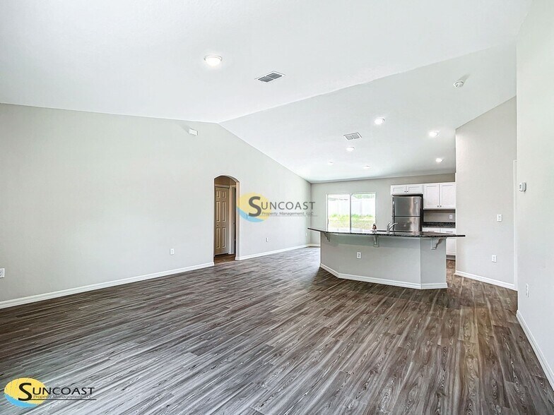 Building Photo - 59 Pine Radial