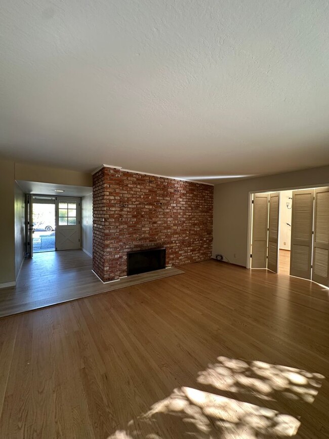 Building Photo - Beautiful home near the Almaden Country Club!