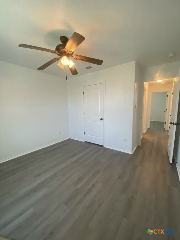 Building Photo - 2708 Hector Dr