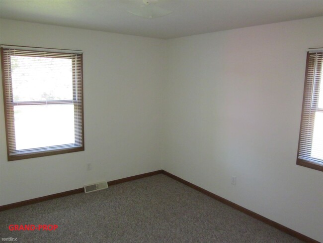 Building Photo - 3 br, 2 bath Duplex - 6970 Clyde Park Aven...