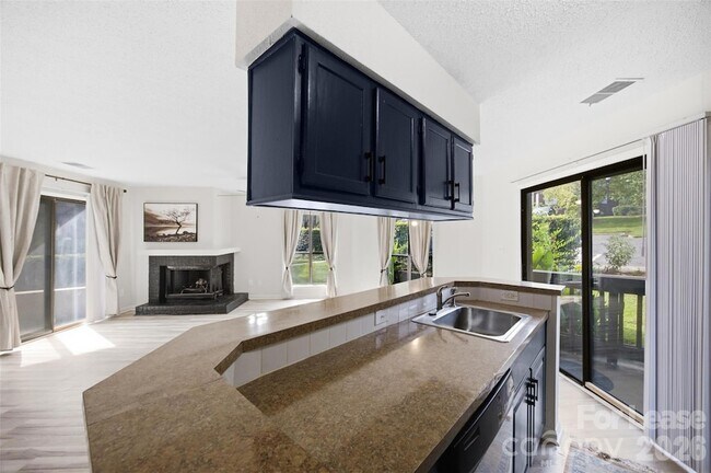 Building Photo - 8157 Cedar Glen Dr