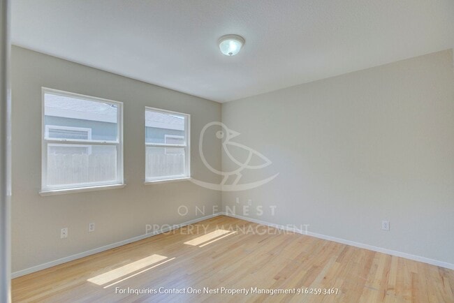 Building Photo - Tahoe Park Bugalow, move in ASAP