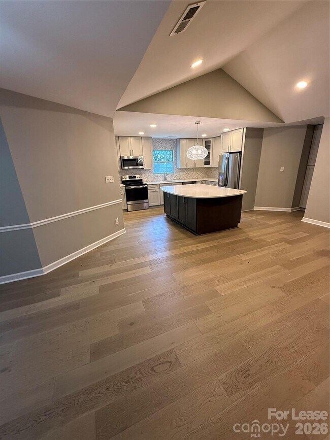 Building Photo - 4371 La Brea Dr