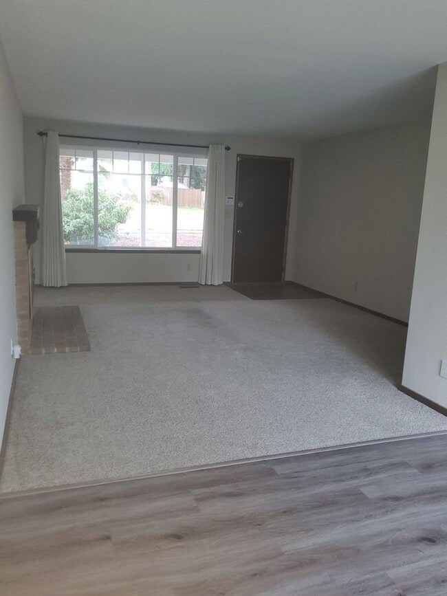 Building Photo - Charming Rambler in Renton Highlands