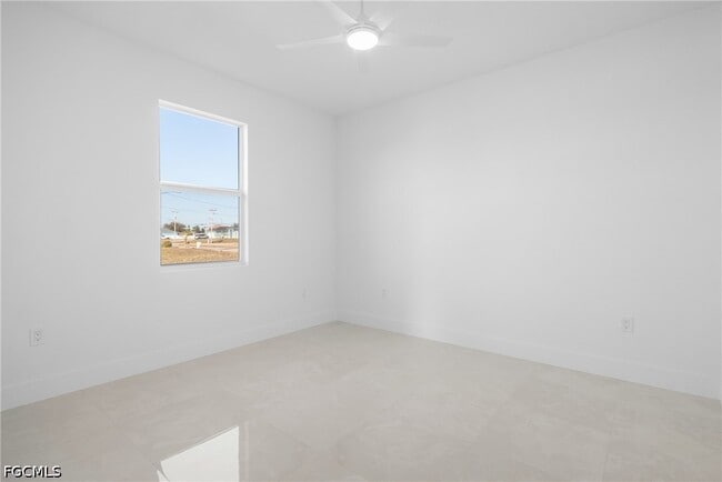 Building Photo - 1026 Nelson Rd N