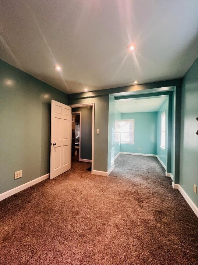 Building Photo - 4219 E 68th Terrace