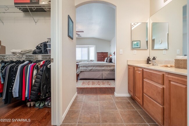 Building Photo - Unfurnished beauty in lovely Amante