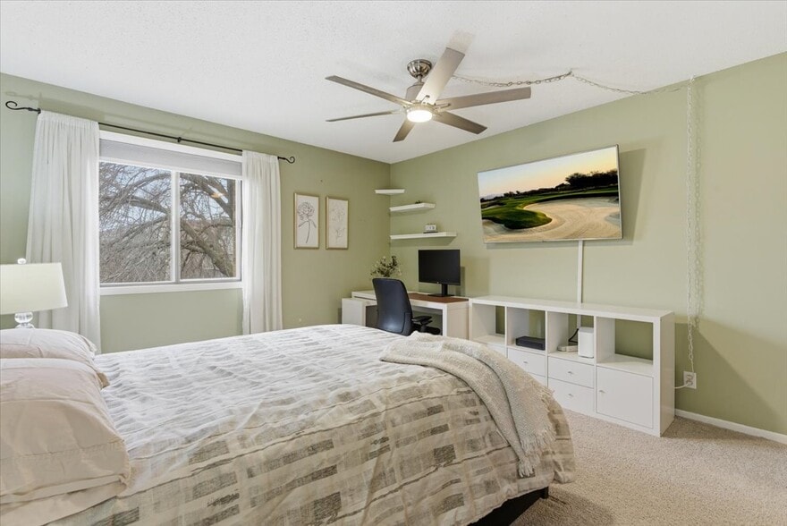 Building Photo - 10451 Greenbrier Rd