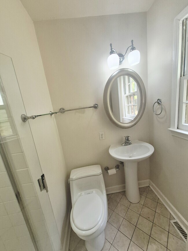 Building Photo - 2404 Barracks Ct
