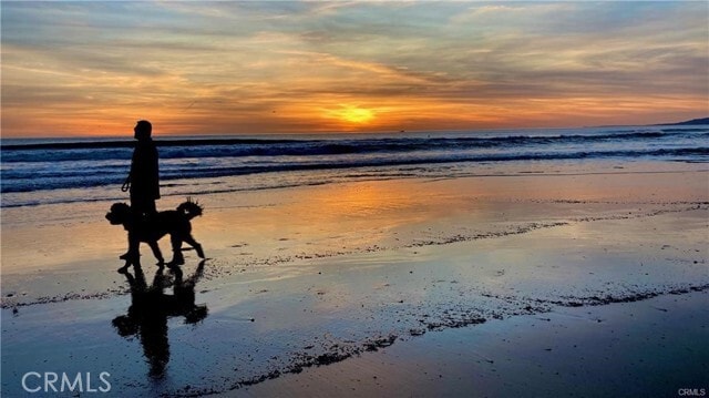 Building Photo - 723 Palisades Beach Rd