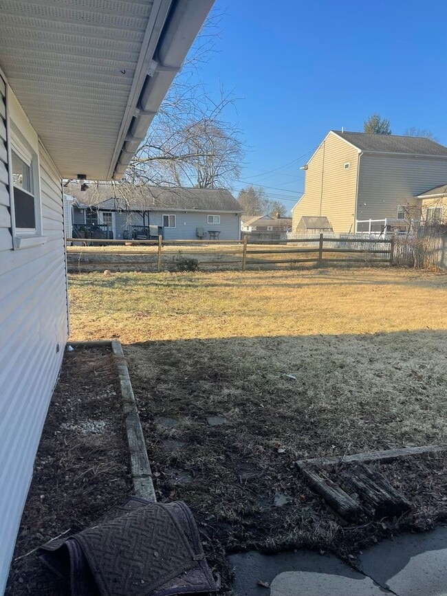 Building Photo - 11 Malvina Ln
