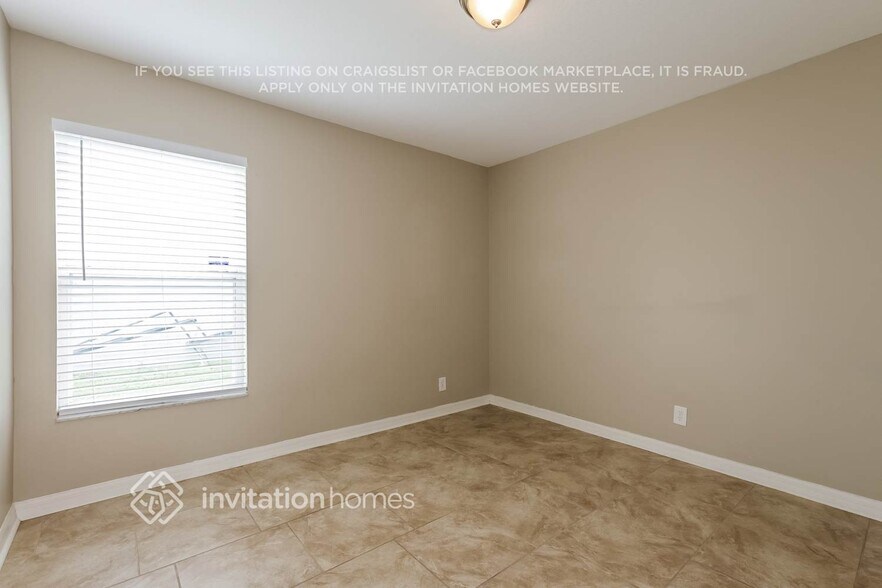 Building Photo - 3323 70th Ct E
