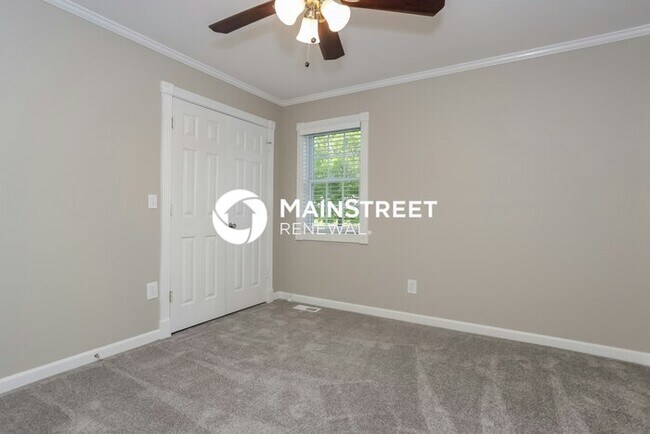 Building Photo - 147 Acorn Dr