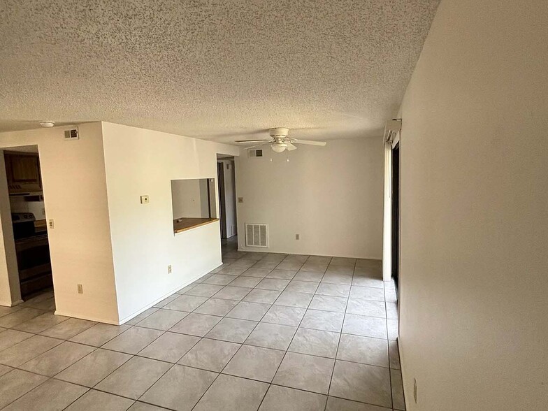 LR DR Combo - 127 Camphor Cir