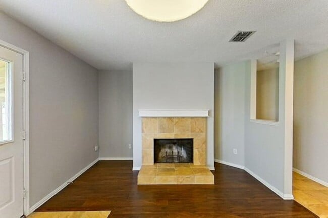 Building Photo - 707 Gunters Mtn Ln