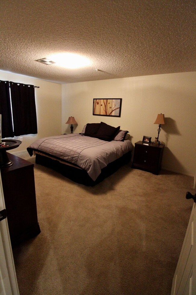 Building Photo - Furnished Short Term Rental