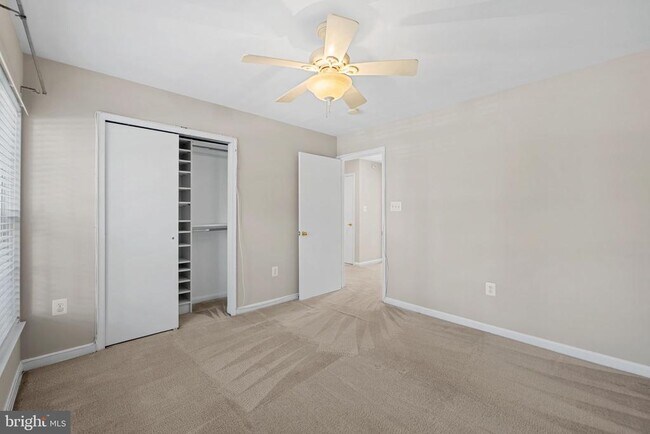 Building Photo - 23404 Rainbow Arch Dr