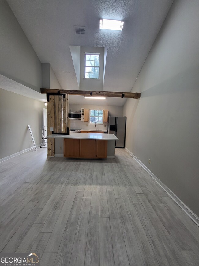Building Photo - 207 Madison Ave
