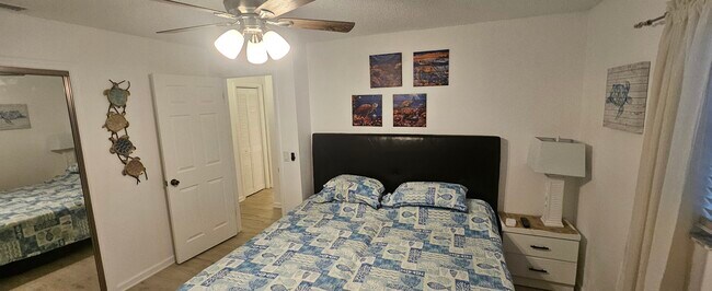 Building Photo - 137 Magnolia St