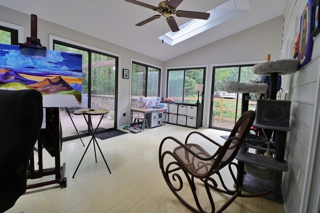 Building Photo - 2804 Cove Ridge Rd